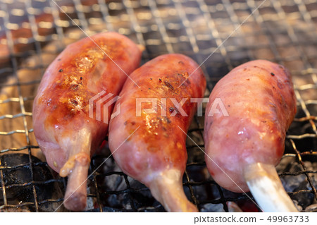 Grilled sausages with bones (charcoal grilled, grilled grilled, seven rings, one person, home drink, barbecue, BBQ, grilled meat, beef 49963733