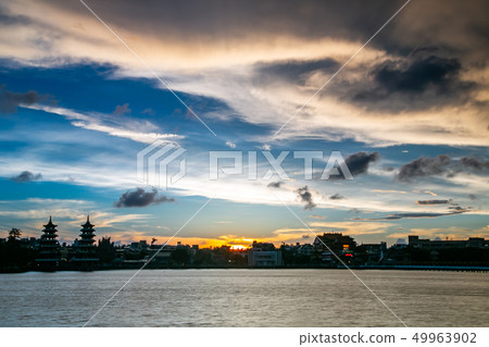 臺灣高雄左營蓮池潭景觀 Asia Taiwan Kaohsiung Lake 49963902