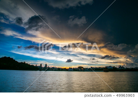 臺灣高雄左營蓮池潭景觀 Asia Taiwan Kaohsiung Lake 49963903