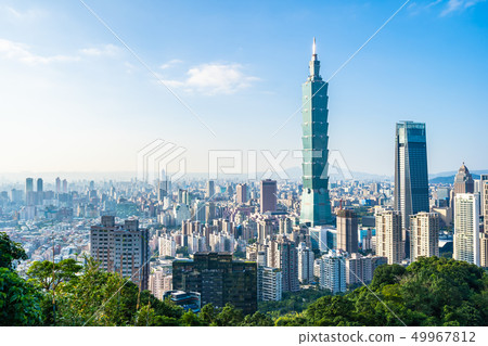 Beautiful landscape and cityscape of taipei 101 building and architecture in the city 49967812
