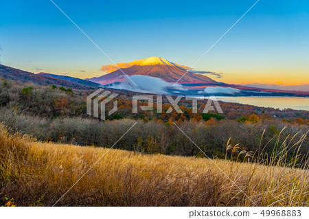 Beautiful fuji mountain in yamanakako or yamanaka lake Beautiful fuji mountain in yamanakako or yamanaka lake 49968883