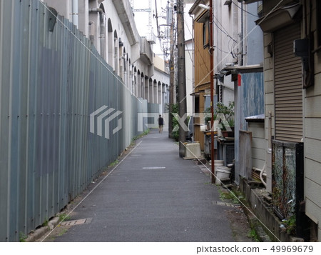 Under the overpass Alley back 49969679