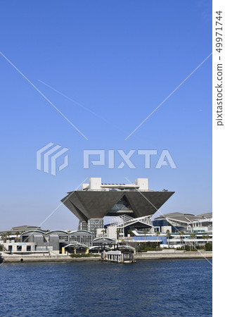 Tokyo cityscape in Japan I want to see airplane clouds and Tokyo big site etc. Tokyo cityscape in Japan I want to see airplane clouds and Tokyo big site etc. 49971744
