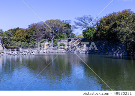 兵庫縣明石市。明石公園。明石城遺址的護城河。 兵庫縣明石市。明石公園。明石城遺址的護城河。 49980231