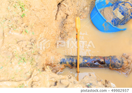 repair broken pipe in hole with plumbing water repair broken pipe in hole with plumbing water 49982937