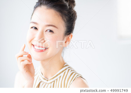 年輕的女士 年輕的女士 49991749