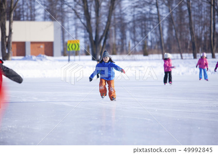 Girls to skate Girls to skate 49992845