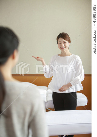 Aestheticians Aestheticians 49992988