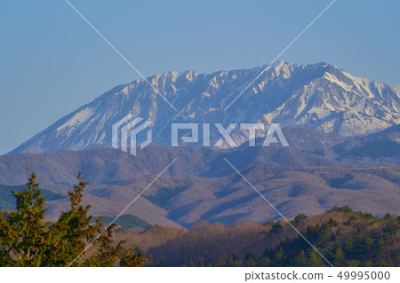Views of Daisen and Kasumigayama in Tottori from the southeast 49995000