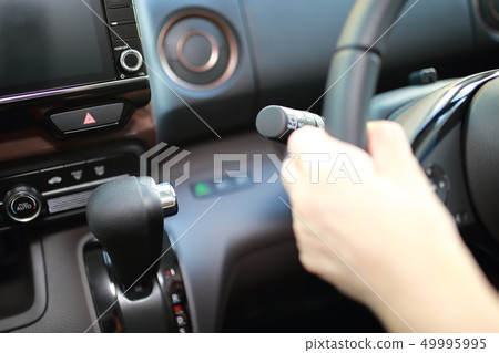 Driver (Driver Outdoor People Body Parts Face N / A Passenger Car Woman Senior Departure Stop) Driver (Driver Outdoor People Body Parts Face N / A Passenger Car Woman Senior Departure Stop) 49995995