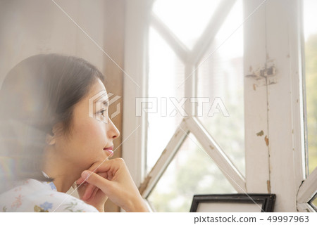 Young Woman Lifestyle Hoose Beauty Look at Young Woman Lifestyle Hoose Beauty Look at 49997963