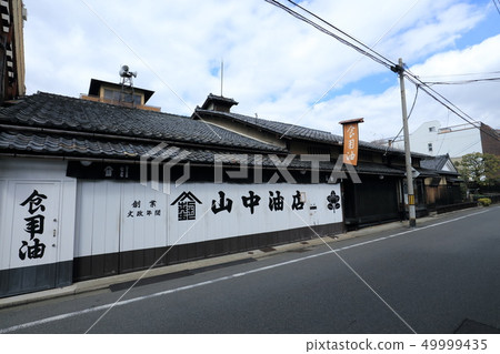 Yamanaka oil store 49999435