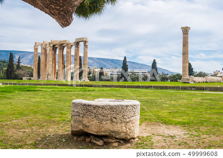 Ruins of ancient Temple of Olympian Zeus, Athens Ruins of ancient Temple of Olympian Zeus, Athens 49999608