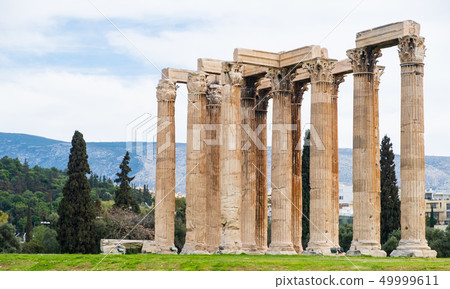 Ruins of ancient Temple of Olympian Zeus, Athens Ruins of ancient Temple of Olympian Zeus, Athens 49999611