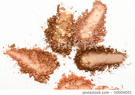 Eye shadow or bronzer neutral brown smudge isolate 50004081