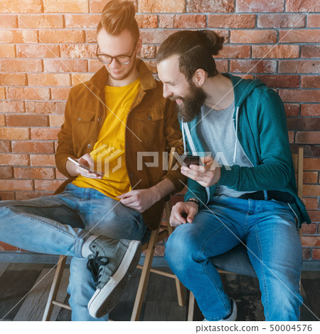 social networking millennials smartphones surfing social networking millennials smartphones surfing 50004576