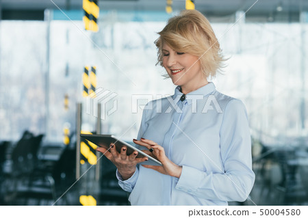 modern successful business woman lifestyle modern successful business woman lifestyle 50004580