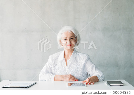 successful business woman confident leader 50004585
