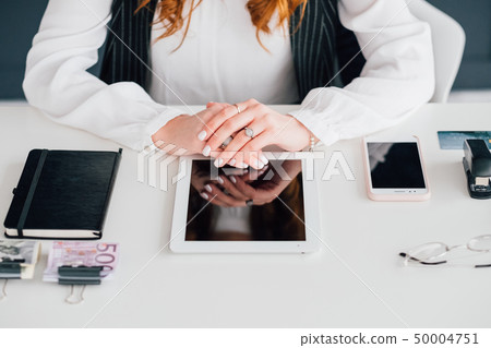 social media manager business workplace tablet 50004751