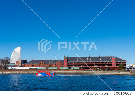 Yokohama Red brick warehouse and amphibious car 50010608