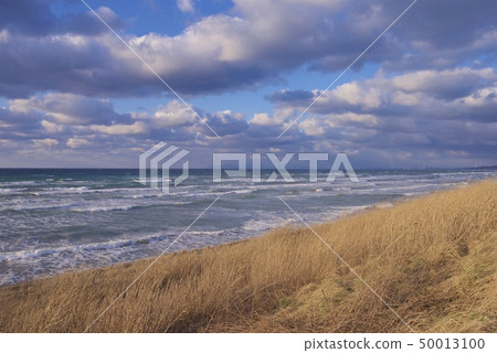 A view from the coast of Akita Prefecture at dusk (March) A view from the coast of Akita Prefecture at dusk (March) 50013100