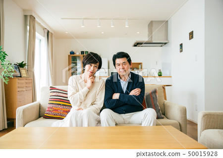 已婚夫婦擔心失去焦慮焦慮擔心中間 50015928