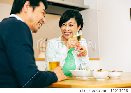 Couple supper alcohol Couple supper alcohol 50015958