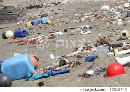 Coastal garbage 50016743