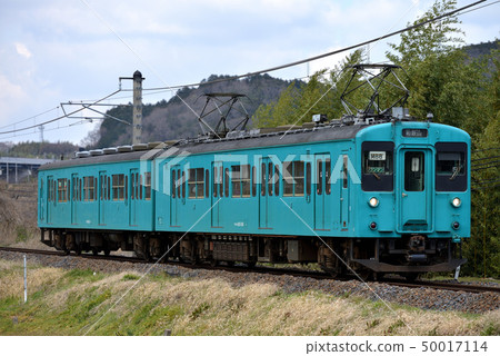 105 series Wakayama Line 2 cars running with raising both panta 105 series Wakayama Line 2 cars running with raising both panta 50017114