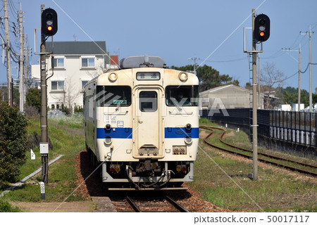 JR Kyushu Kashii Line Kiha 47 system arriving at the terminal station Nishitozaki 50017117