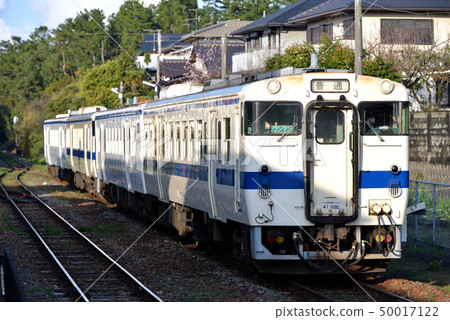 JR九州Kiha 47系列4輛車運行Kashii線 50017122