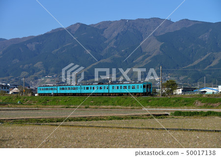 105 series Wakayama Line 4 cars that go to Ibaraki Yamakasa 50017138