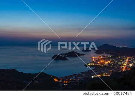 精湛的父母的母親海灘 50017454