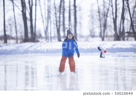 Girls to skate 50028649