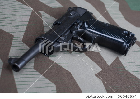 WWII era nazi german army 9 mm pistol 50040654