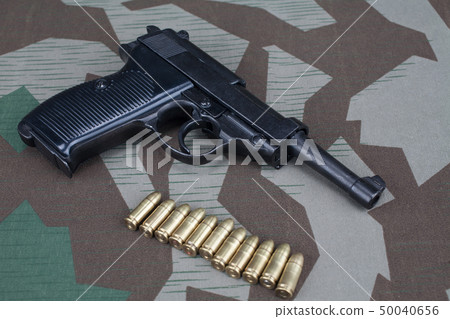 WWII era nazi german army 9 mm pistol WWII era nazi german army 9 mm pistol 50040656