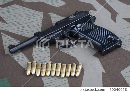 WWII era nazi german army 9 mm pistol WWII era nazi german army 9 mm pistol 50040658