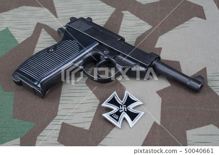 WWII era nazi german army 9 mm pistol 50040661
