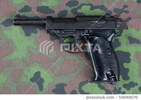 WWII era nazi german army 9 mm pistol 50040670