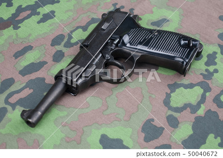 WWII era nazi german army 9 mm pistol 50040672