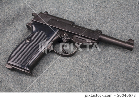WWII era nazi german army 9 mm pistol 50040678
