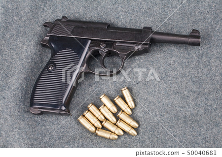 WWII era nazi german army 9 mm pistol 50040681