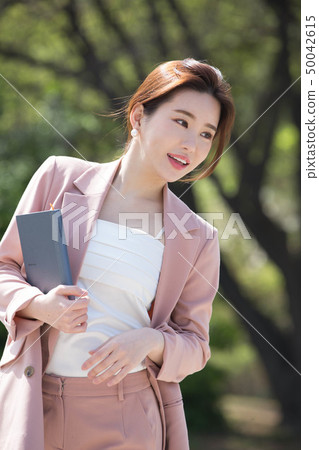 Business woman 50042615