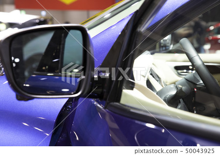 Driver's seat with a mirror 50043925