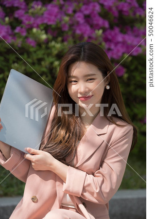Success business woman 50046624