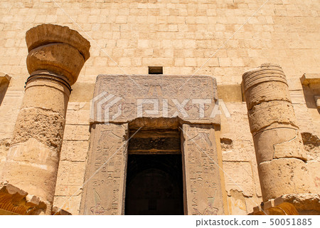 The antique temple of female pharao Hatchepsut near Luxor in Egypt 50051885