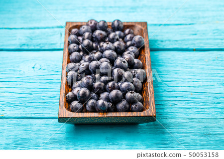Fresh blueberry in a bowl. 50053158