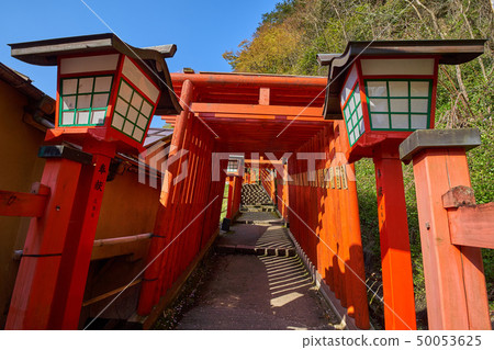 島根的Tsuwano（San-in的小京都）Taikoku Valley Inari Shrine在Senbon Torii的入口附近 50053625