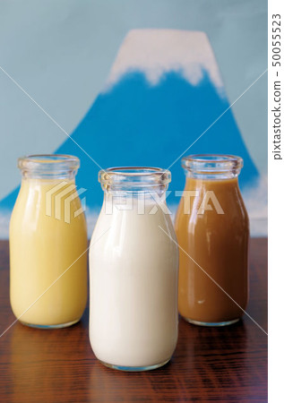 Milk and fruit milk and coffee milk 50055523