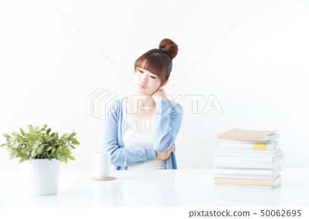 讀書，女人，白色背景 50062695
